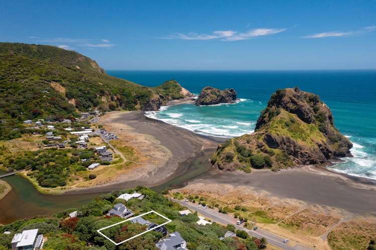 20 Garden Road Piha_22