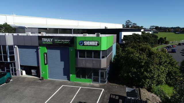 Office/warehouse offered for lease