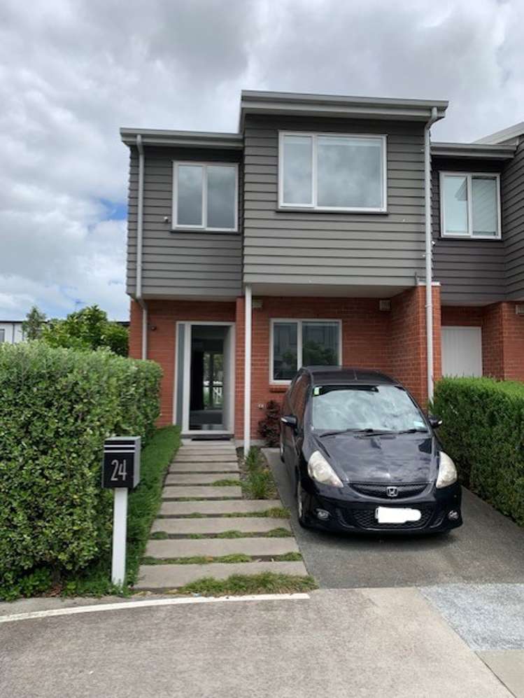 24 Whale Road_0
