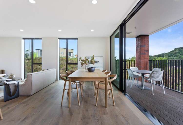 108/2 Grahame Breed Drive Three Kings_14