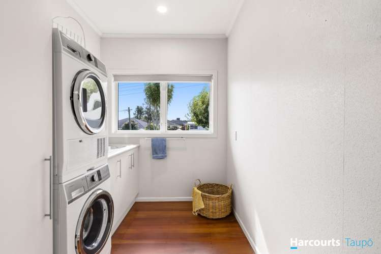 49 Shepherd Road Waipahihi_24