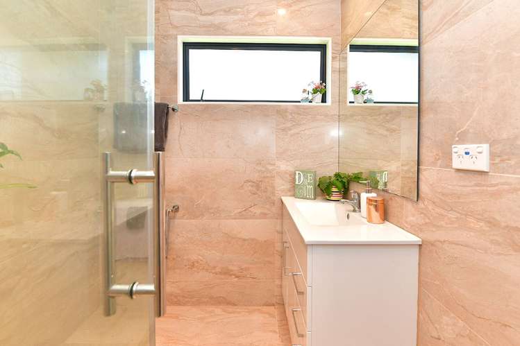 2/128 Brian Crescent Stanmore Bay_8