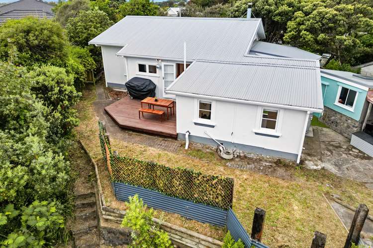 33 Tasman Road Otaki Beach_20