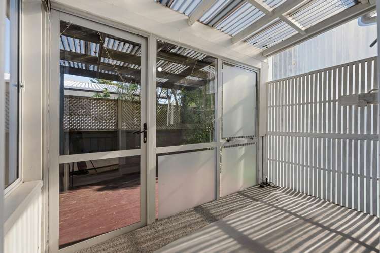 11b Inver Street Glen Eden_17