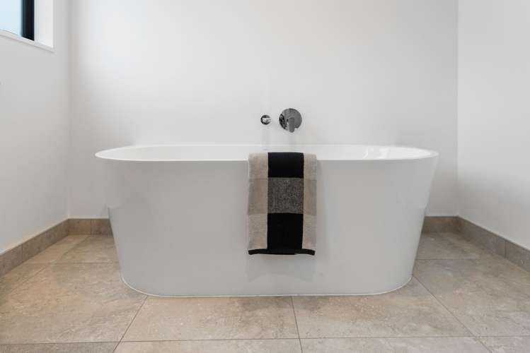 41 Grayshott Avenue Casebrook_43