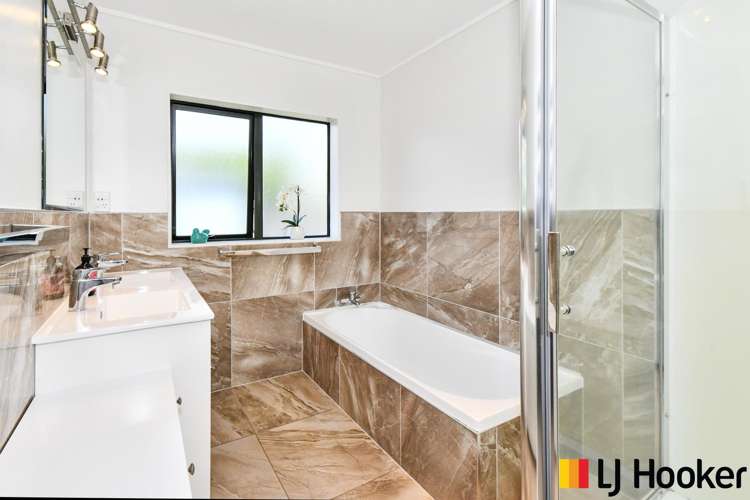 1 Mull Place Wattle Downs_12