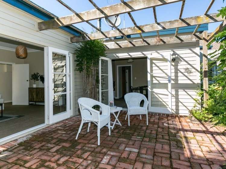 2 Dolbel Street Taradale_16