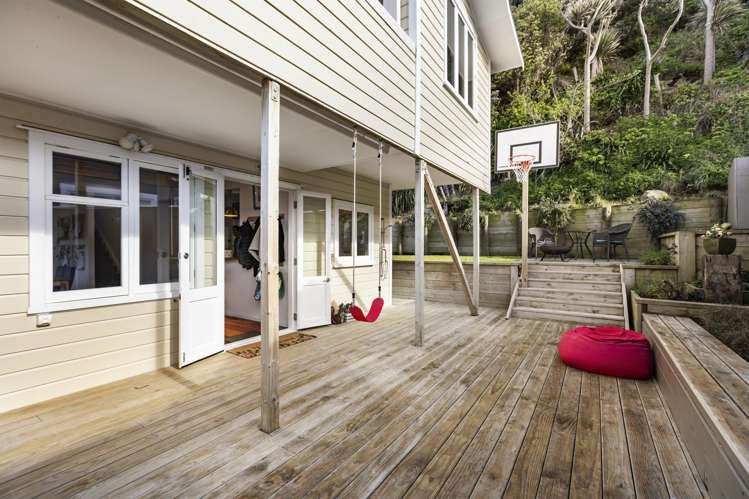 82 Owhiro Bay Parade Owhiro Bay_12