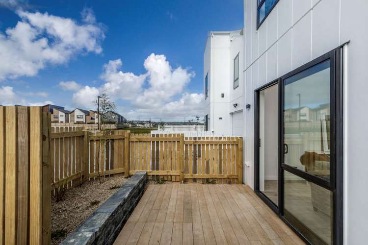 32 Bristol Freighter Road Hobsonville_21