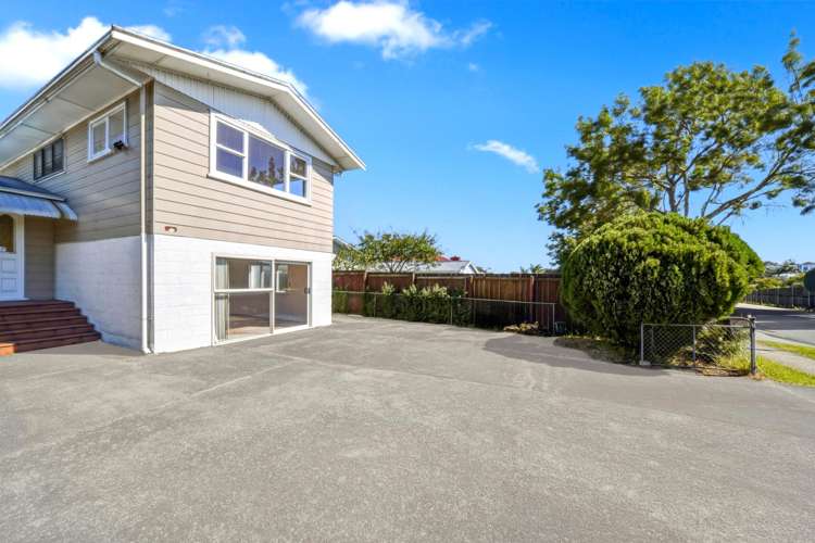 100 Edmonton Road Henderson_19