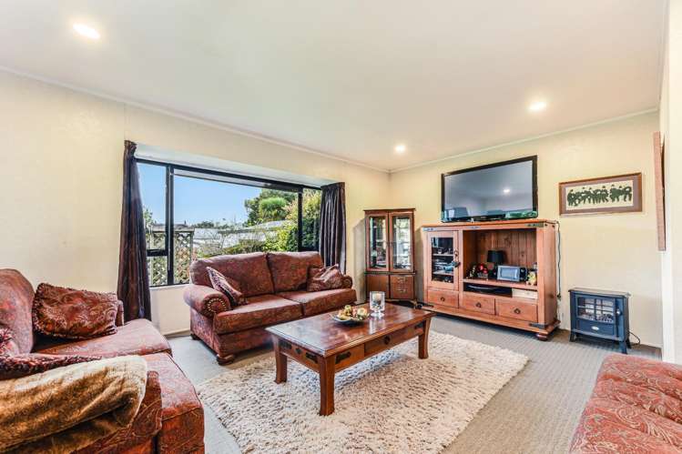 21 Clifford Avenue 10796_5