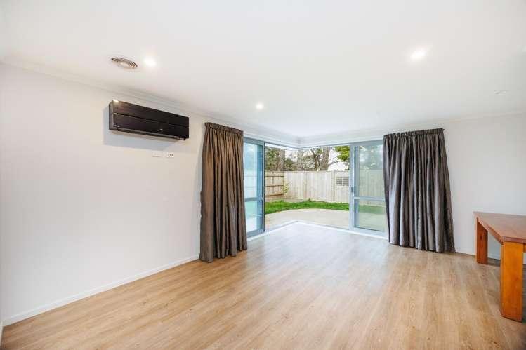 16a Rayner Lane Marton_10