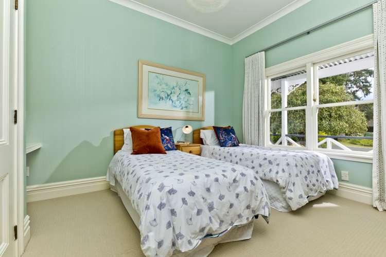 9 Birchwood Grove Greenhithe_12