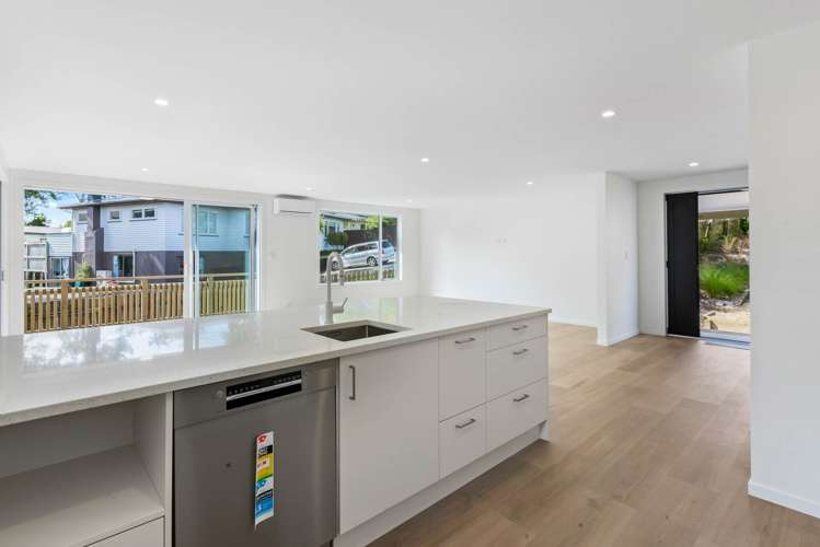 6A Alston Avenue Kelston_8