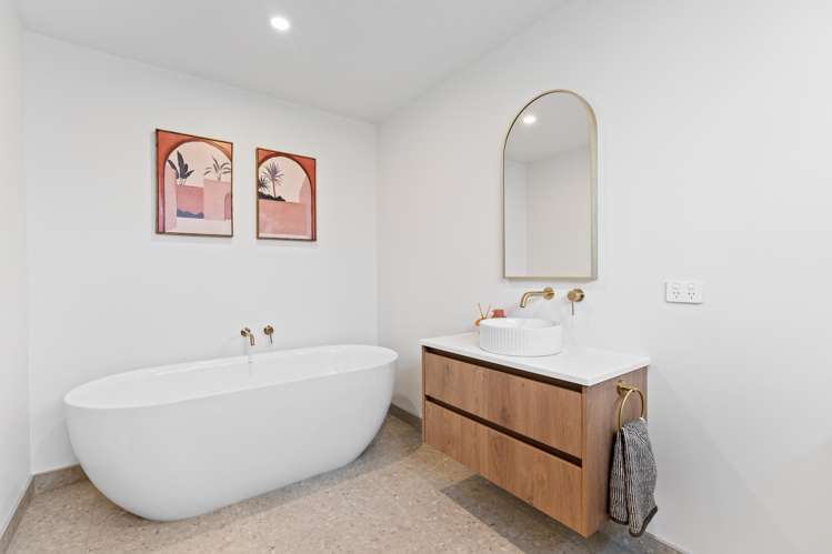 15 Franks Place Outram_28