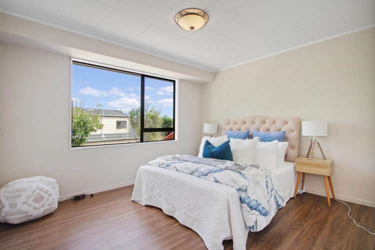 17 Thalia Place Totara Vale_13