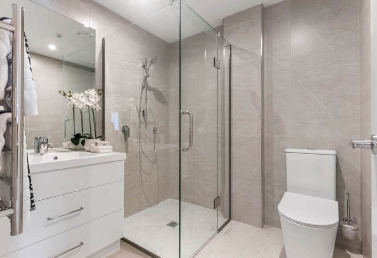 13/17 Link Crescent Stanmore Bay_6