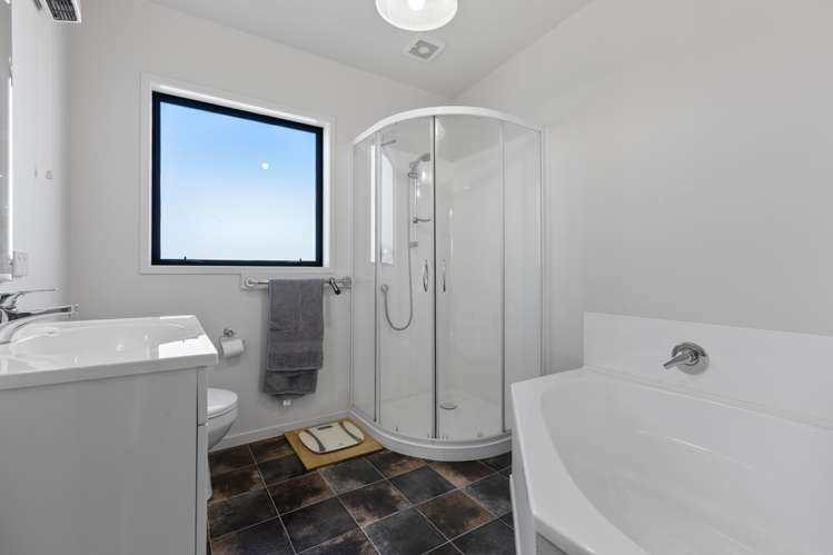 1/14 Makere Street Waitara_16