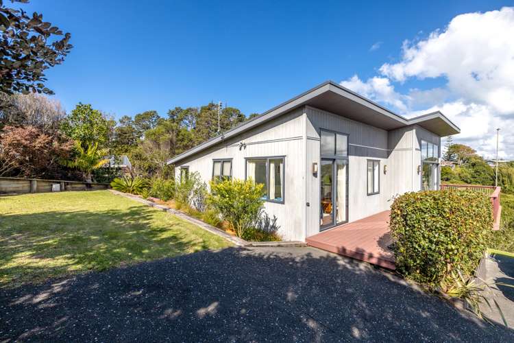 28c Beatty Parade Surfdale_17
