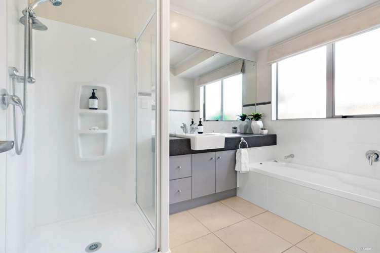 22 Aberdeen Crescent Wattle Downs_16