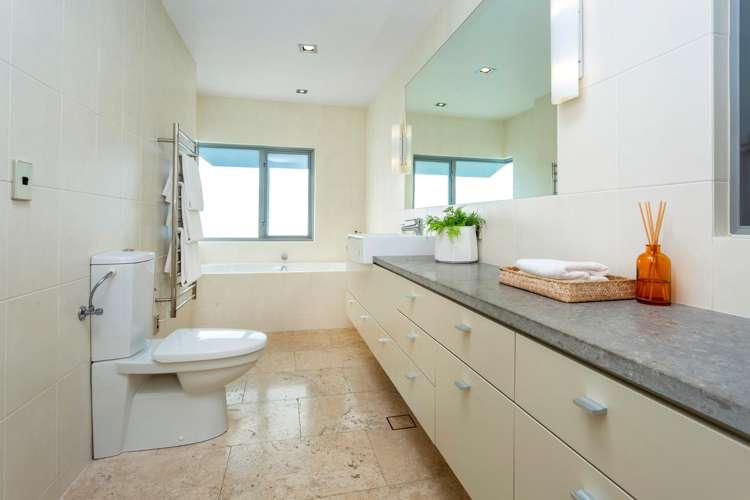 15 Lake View Road Takapuna_36