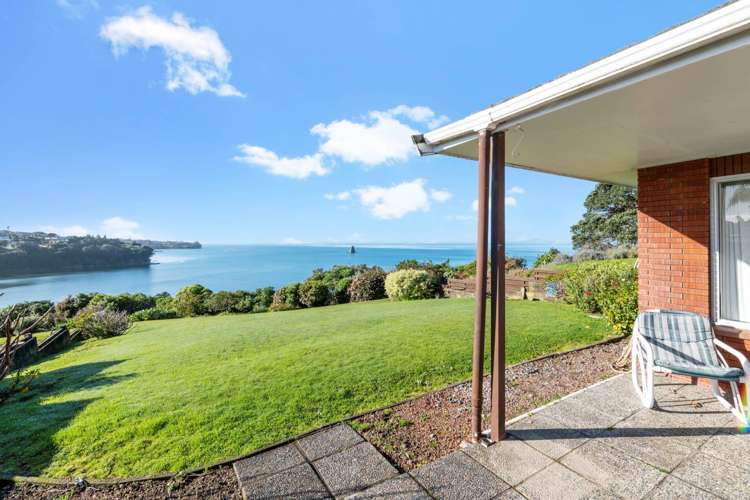 2/1017 Whangaparaoa Road Tindalls Beach_2