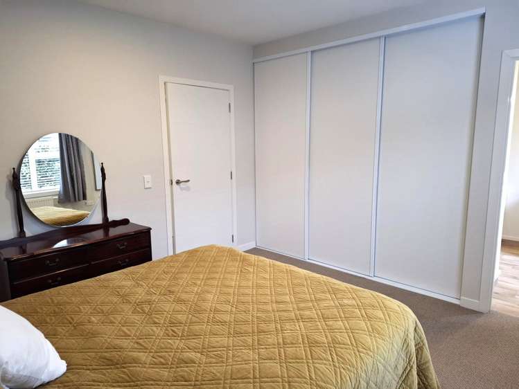 25 Chateau Crescent Rangatira Park_22