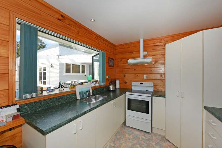 2 Hillside Drive Maoribank_6