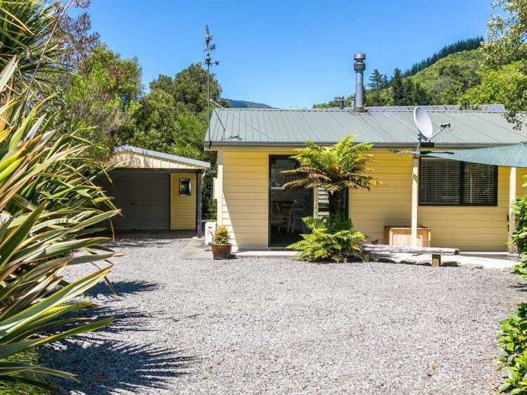 9 Thompson Place Anakiwa and Surrounds_17