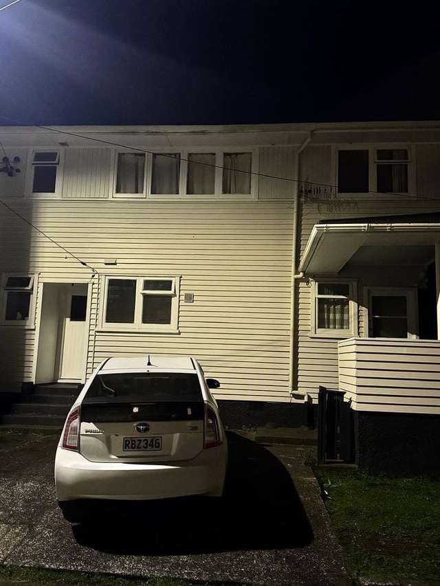 3 bedroom 2 toilet newly renovated
