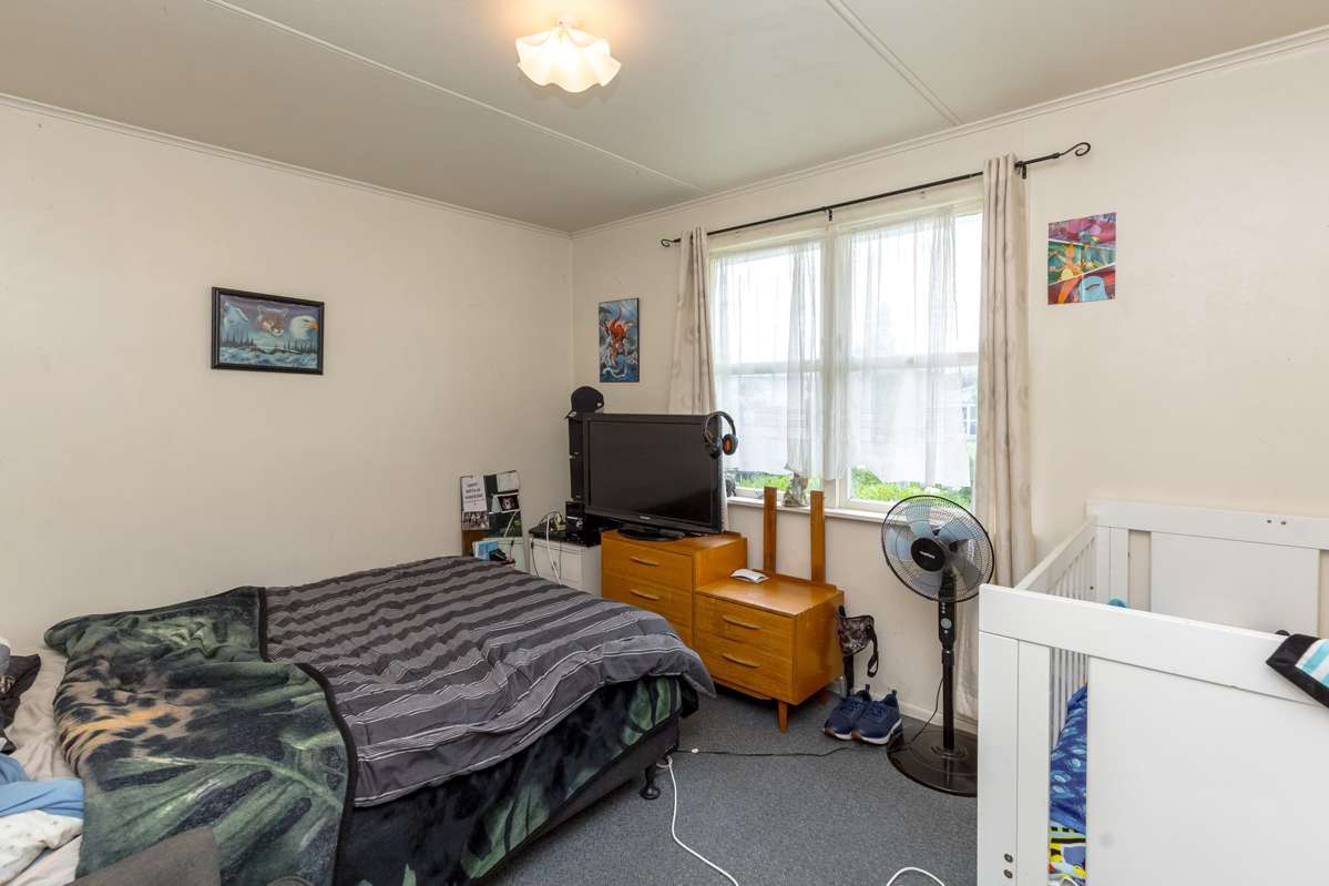 7 and 7a Puriri Crescent_3