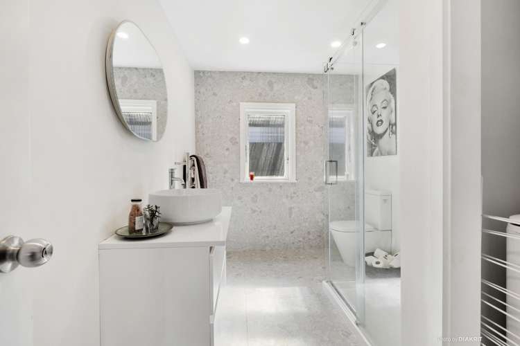 86 Happy Valley Road Owhiro Bay_11