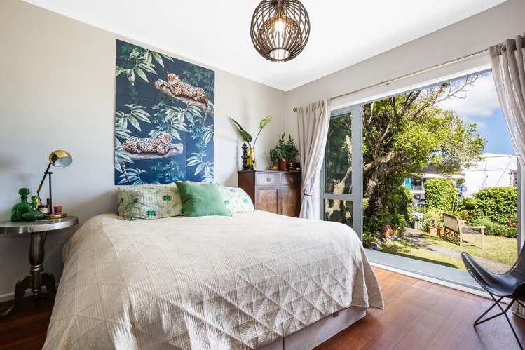 138 Mana Esplanade Paremata_20