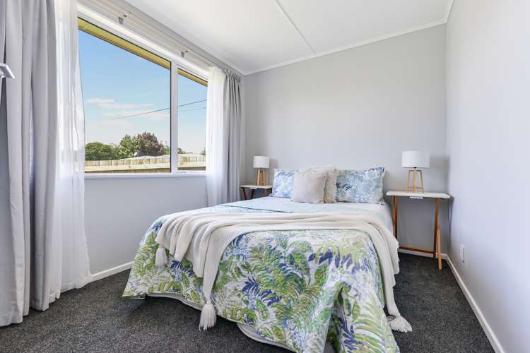 8 Mabian Crescent Deanwell_9