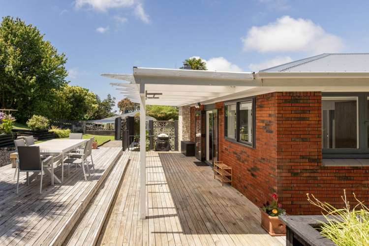 8 Highfield Crescent Brookfield_21