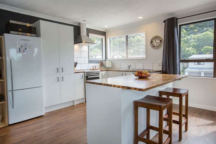 76 Omapere Street Whitby_7