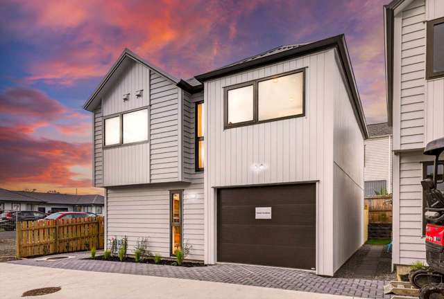 Brand New. Freehold. Four Bedroom. 10 Yr Guara...