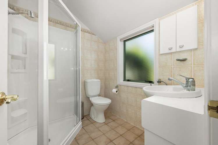 16 Cranbrook Grove Waikanae_11