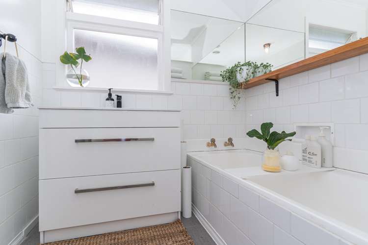 6 Newhaven Place Roslyn_8