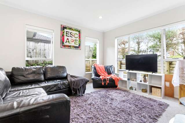 8 Savina Court Flat Bush_2