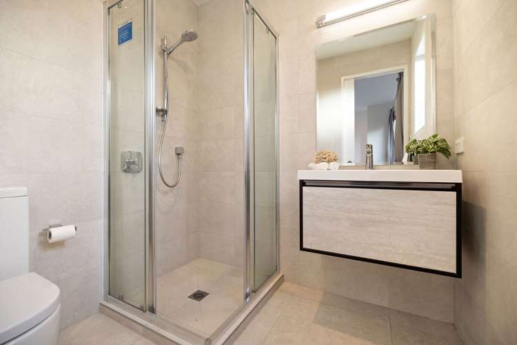 13 Falconer Rise Jacks Point_24