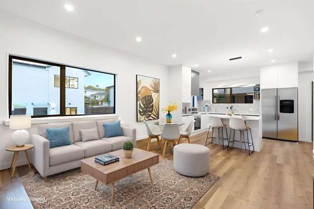 Near New – Master Build – Affordable