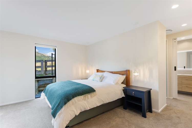 11 Round Hill Rise Cracroft_14