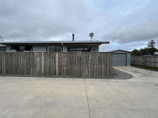 Warm & Welcoming 3-Bedroom Home – Low Maintenance & Fully Fenced