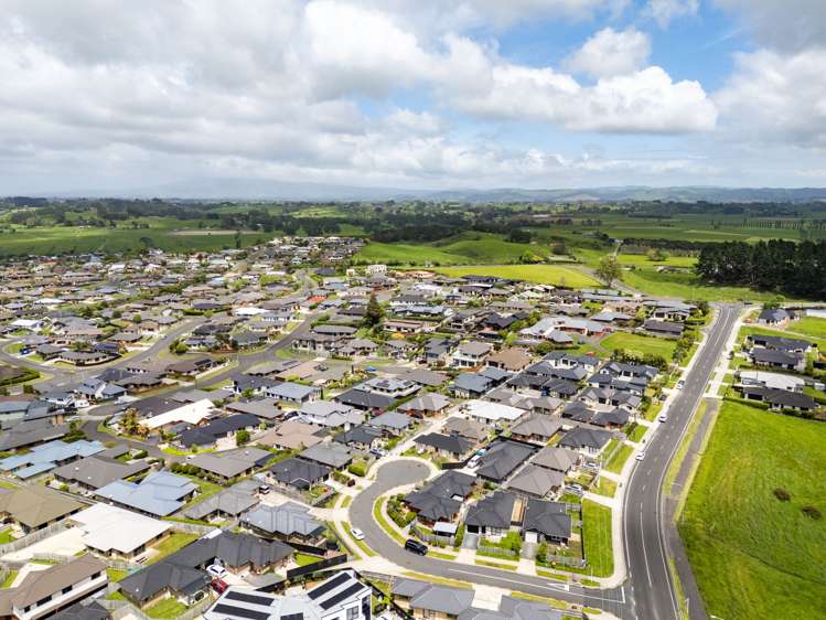 8 Manawaroa Close Grandview Heights_19