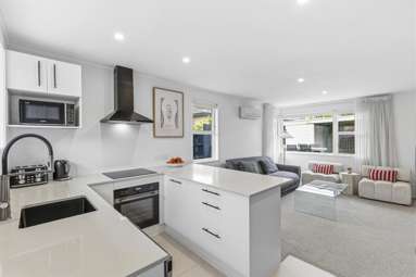 3/73 Howe Street_4