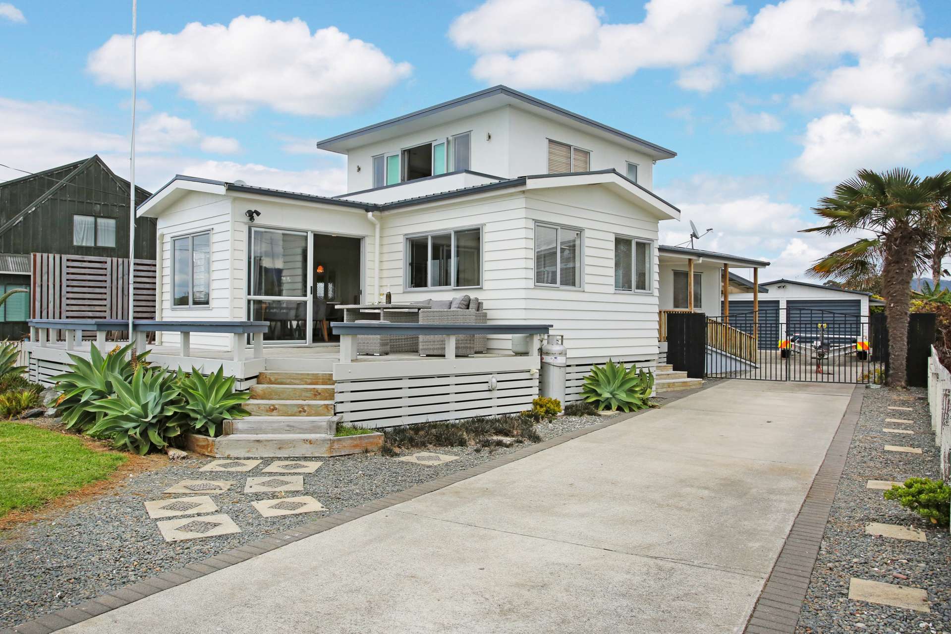 1253 East Coast Road Whakatiwai_0