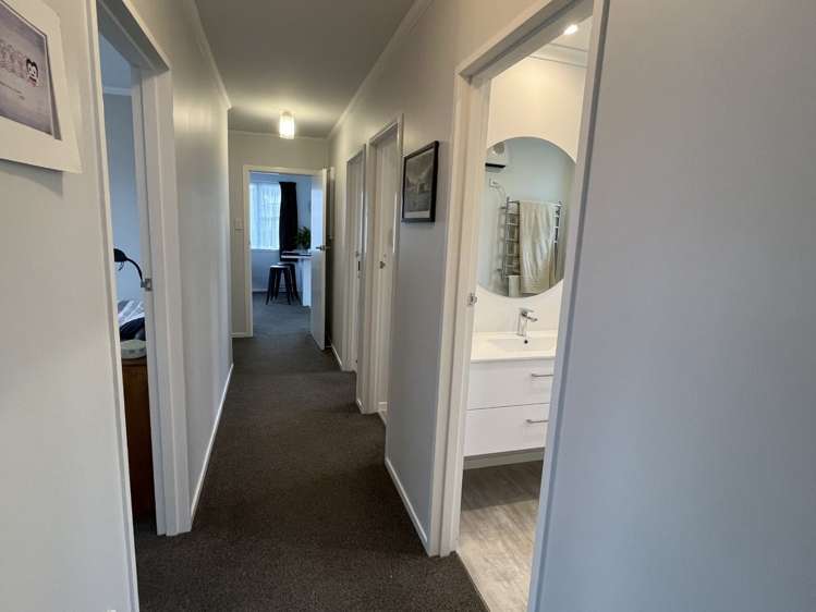 27 Mokau Place Terrace End_17