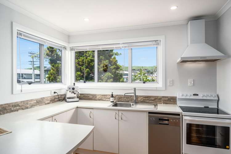 53 Castor Crescent Cannons Creek_2