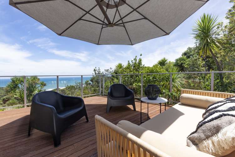 69 Piha Road Piha_10